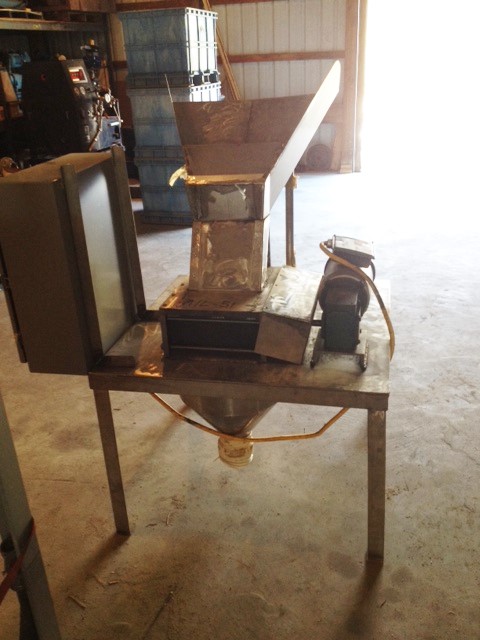 ***SOLD*** used Lump Breaker. Unit is mounted on Stainless Steel base with a feed pan.  Has (2) bars with 